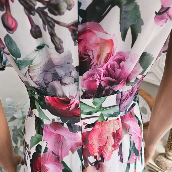 Maggy London White Floral Capelet Sleeves Flowy Chiffon VNeck Midi Dress - Picture 10 of 10